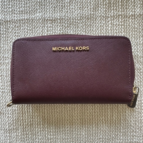 Michael Kors Wallet - Picture 1 of 3